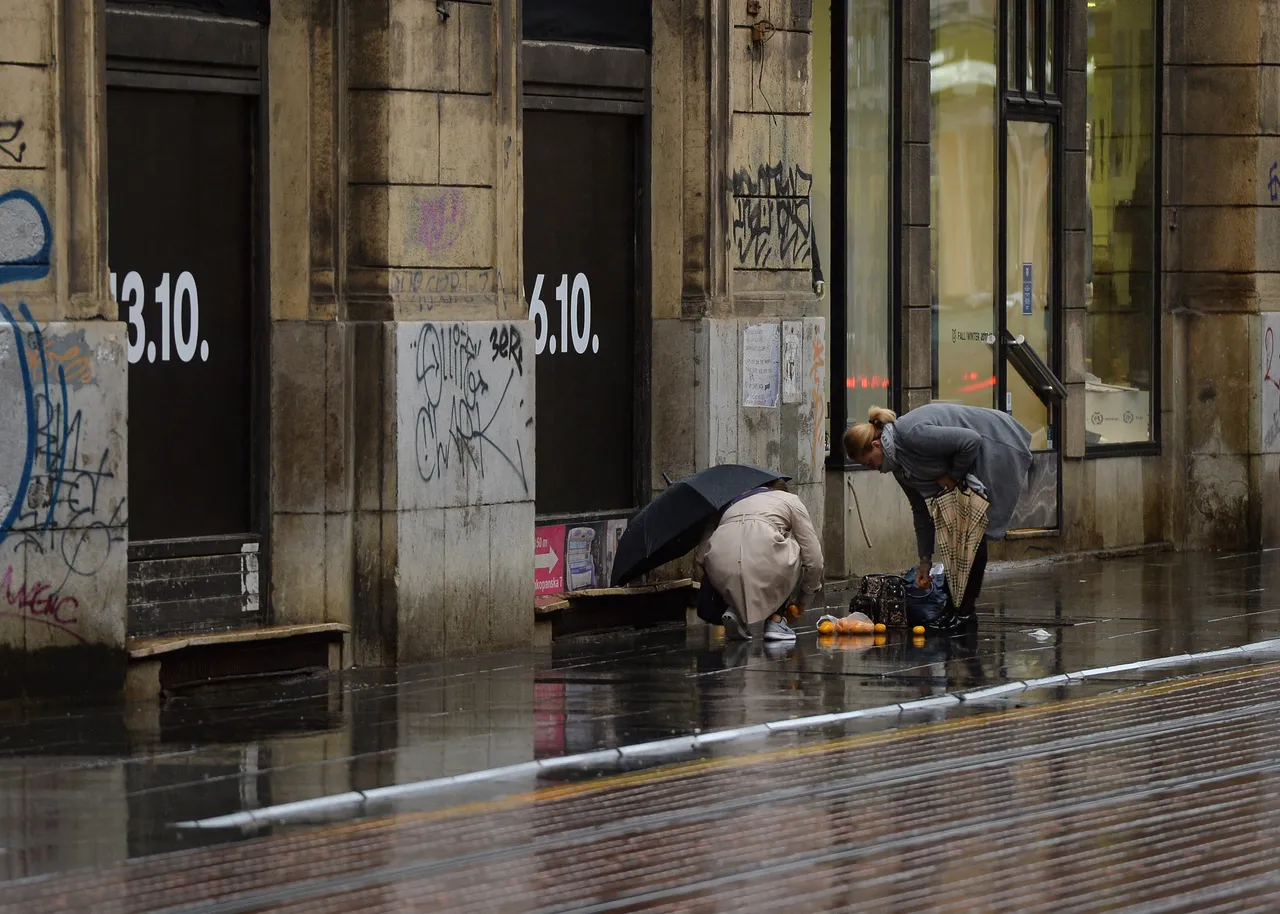 Zagreb 'oprala' kiša: pale tri kapi, a ljudi odmah zaboravili voziti, tramvaji kasne, svi su nervozni...