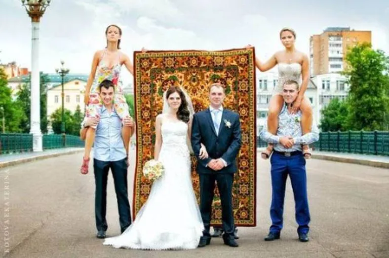 they_really_love_their_carpets_in_russia_640_01