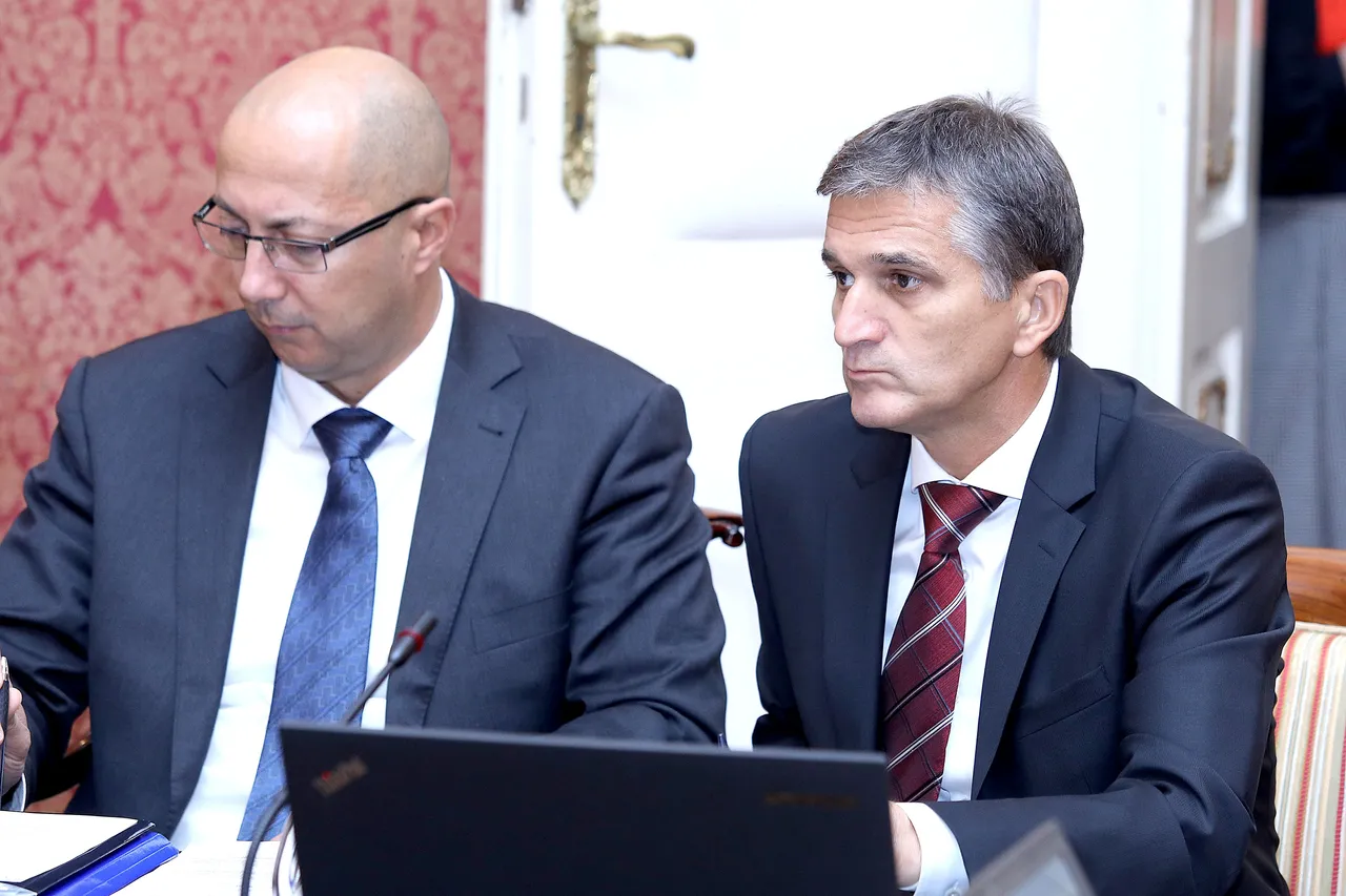 Prva sjednica Vlade RH Andreja Plenkovića 2016. godine