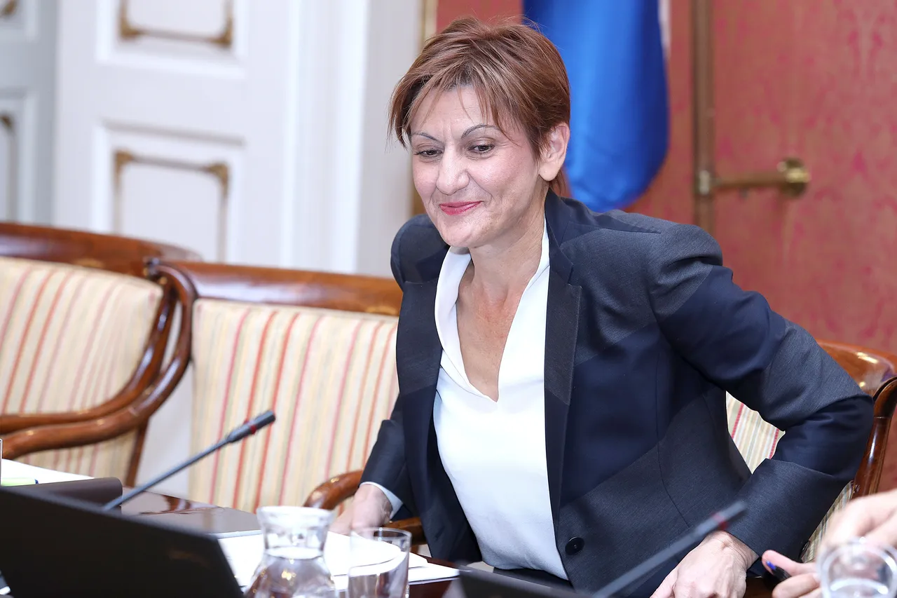 Prva sjednica Vlade RH Andreja Plenkovića 2016. godine