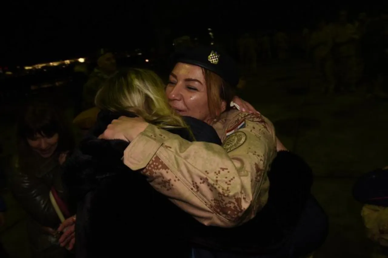 Emotivni doček pripadnika hrvatskog kontingenta u NATO misiji iz Afganistana