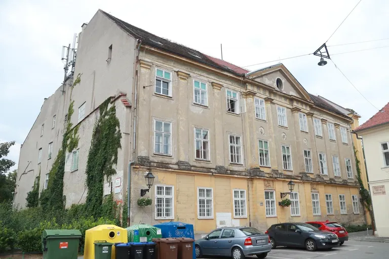 Zagreb: Zgrada DHMZ-a još nije počela s obnovom, unatoč vrlo opasnim djelovima zgrade