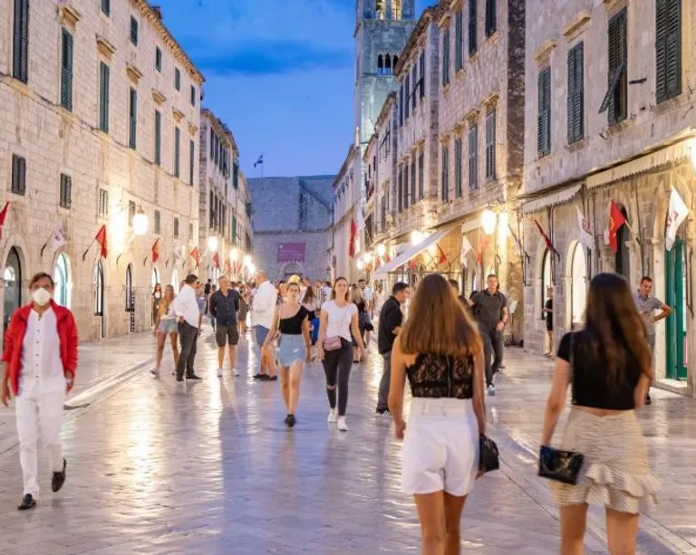 Fotke iz Dubrovnika za pamćenje: Sredina je srpnja, a Stradun nikad 'čudniji'