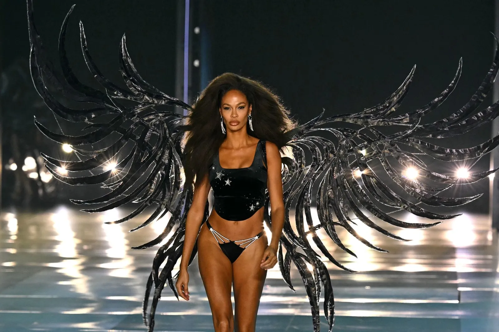 Victoria's Secret 2024. - Joan Smalls