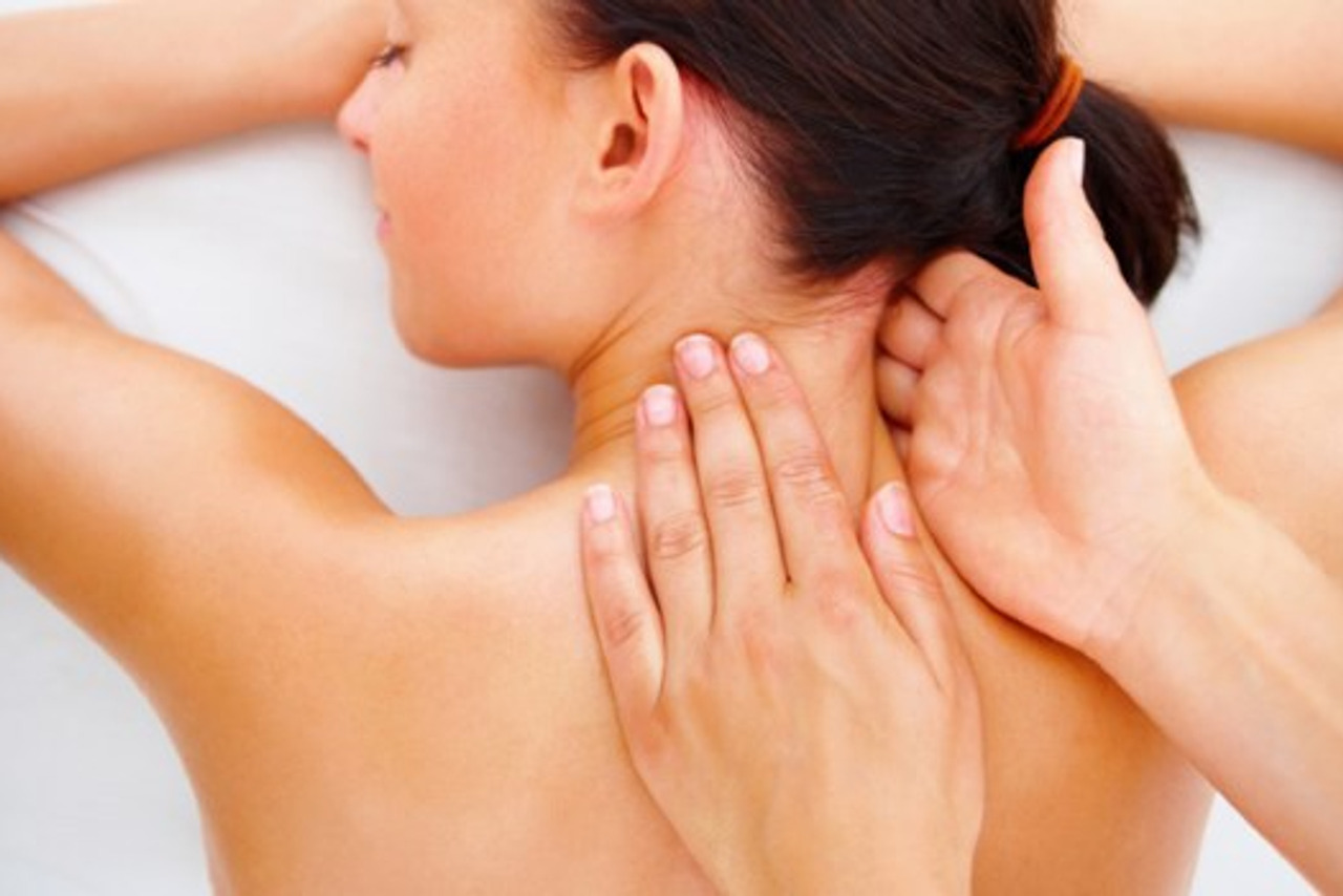 Cervikalni sindrom: Kako se leči i najdelotvornije vežbe za bolove u vratu i potiljku