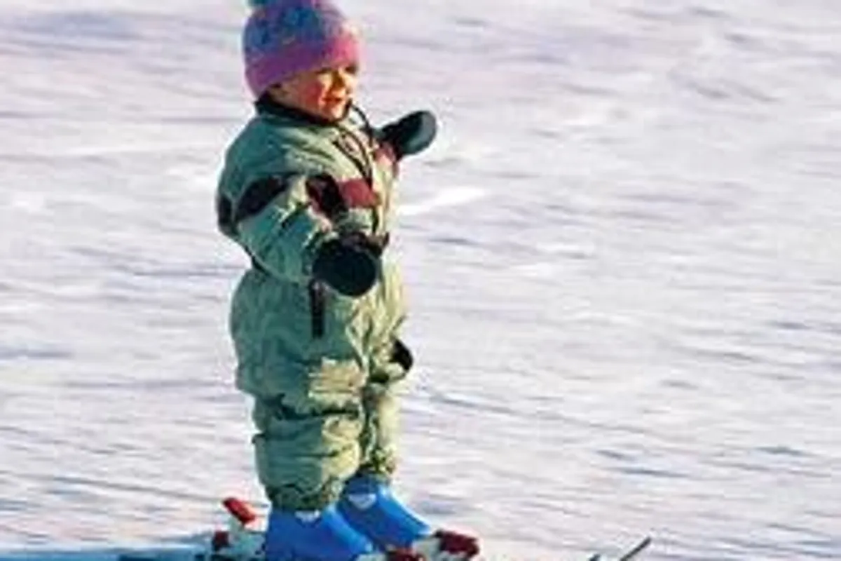 Brzo i jednostavno naučite dijete skijati