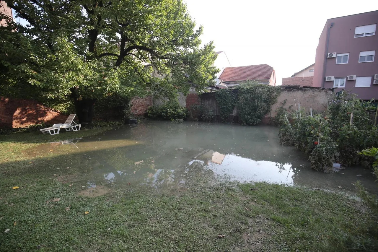 Zagreb: Zbog puknute cijevi poplavljen dio Trešnjevke, sanacija u tijeku