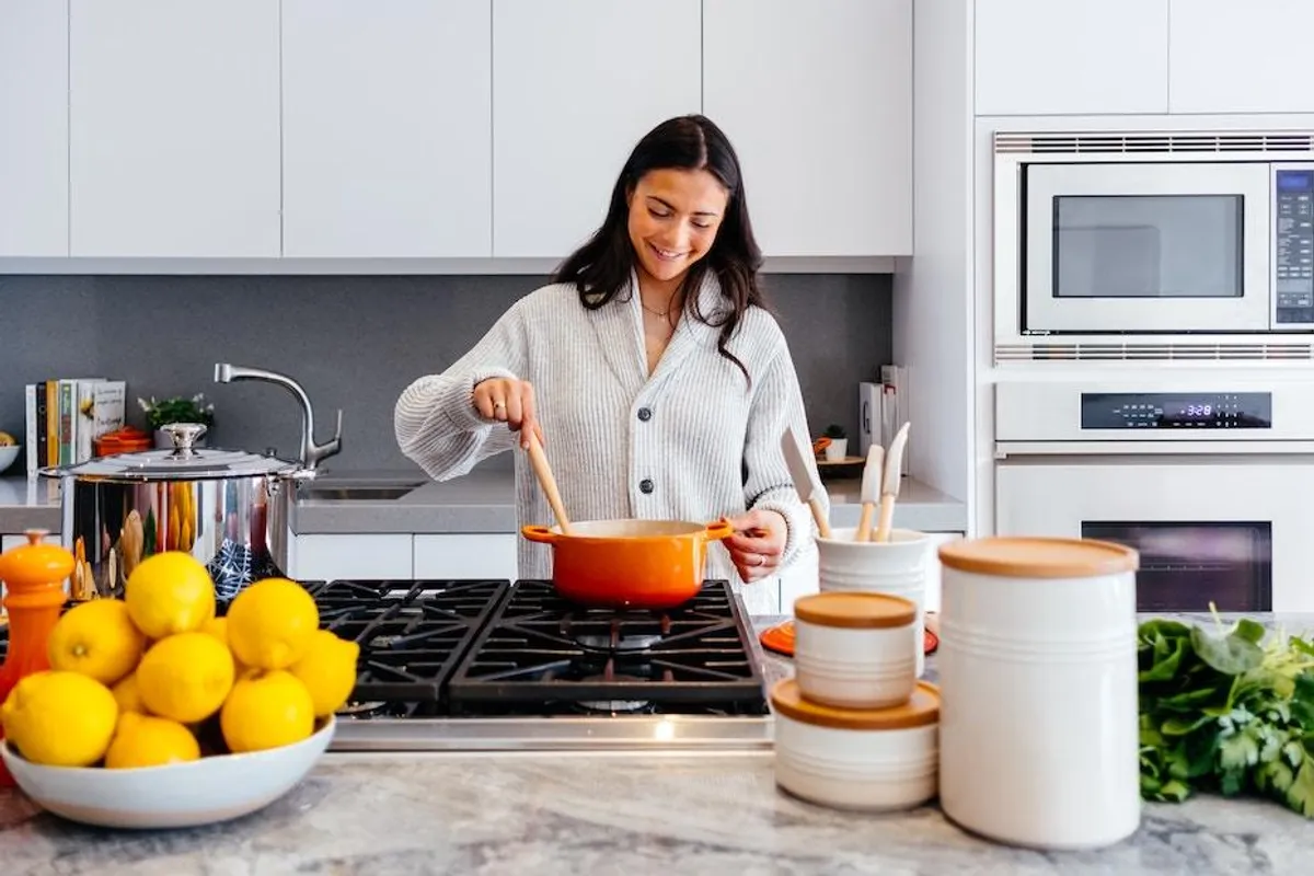 Savjeti Marie Kondo za reorganizaciju kuhinje (koji pomažu i kod mršavljenja)