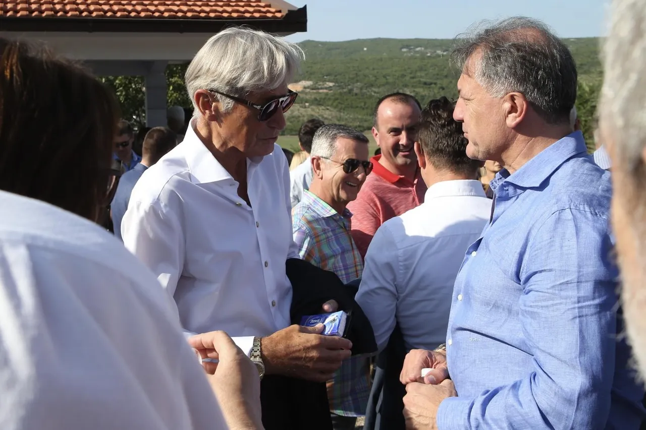 Sprovod majke Milana Bandića