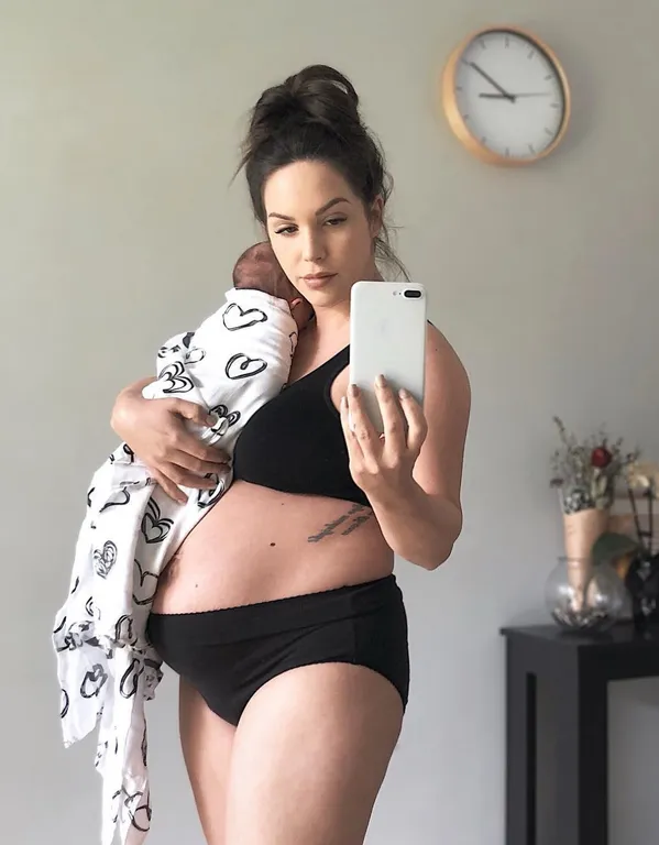 "Moguće je da ćete još uvijek izgledati trudno nekoliko tjedana nakon porođaja, to je normalno."