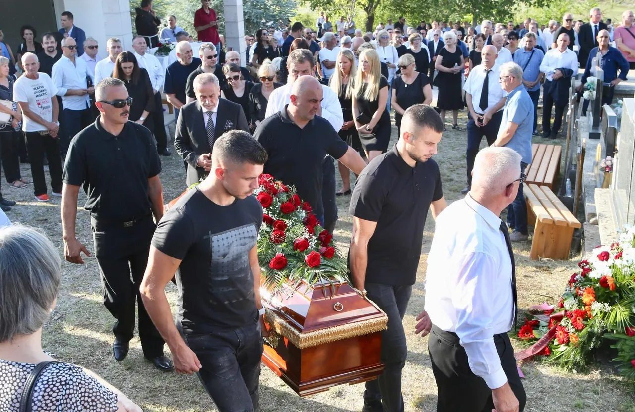 Sprovod majke Milana Bandića