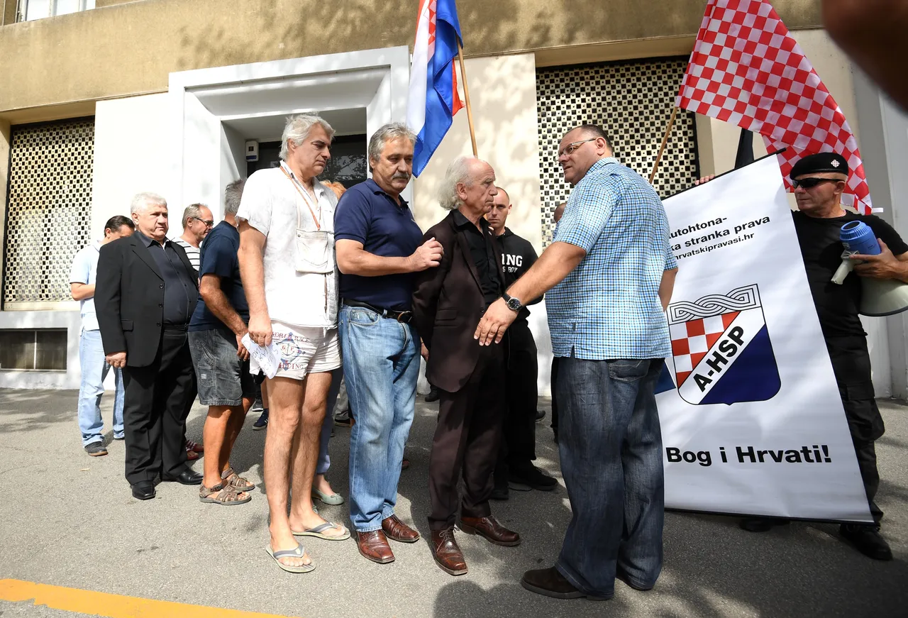 FOTO Napeta situacija ispred HDZ-a: Pripadnici HOS-a prosvjeduju, odmah stigla i policija