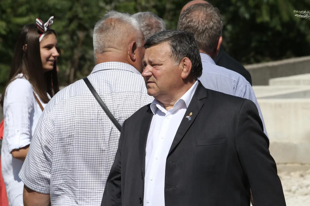 Sprovod majke Milana Bandića