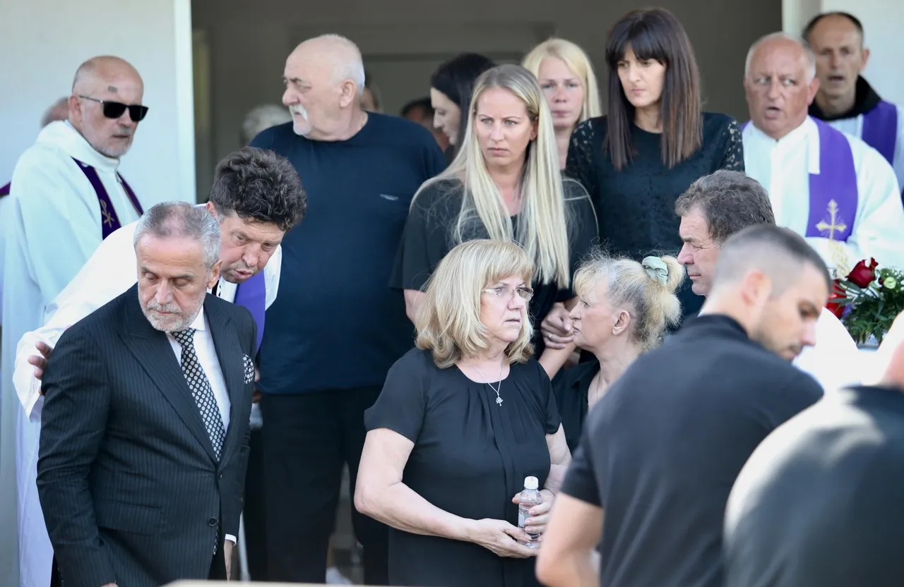 Sprovod majke Milana Bandića