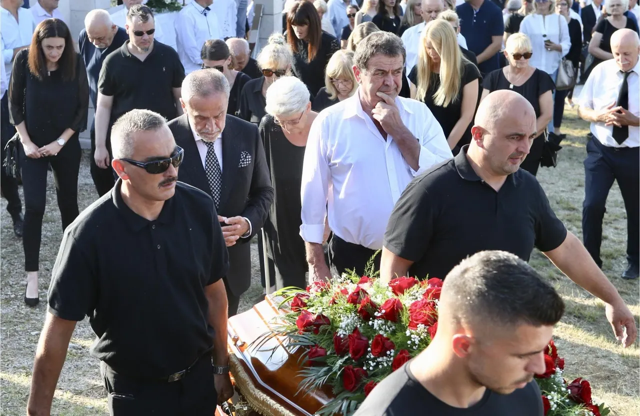 Sprovod majke Milana Bandića