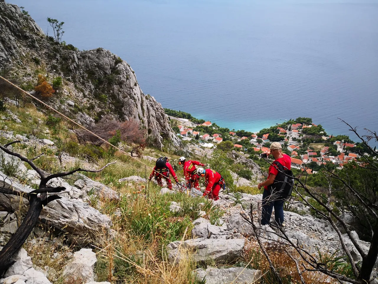 Smrtno stradao planinar na Omiškoj Dinari: Pao s tridesetak metara visoke stijene