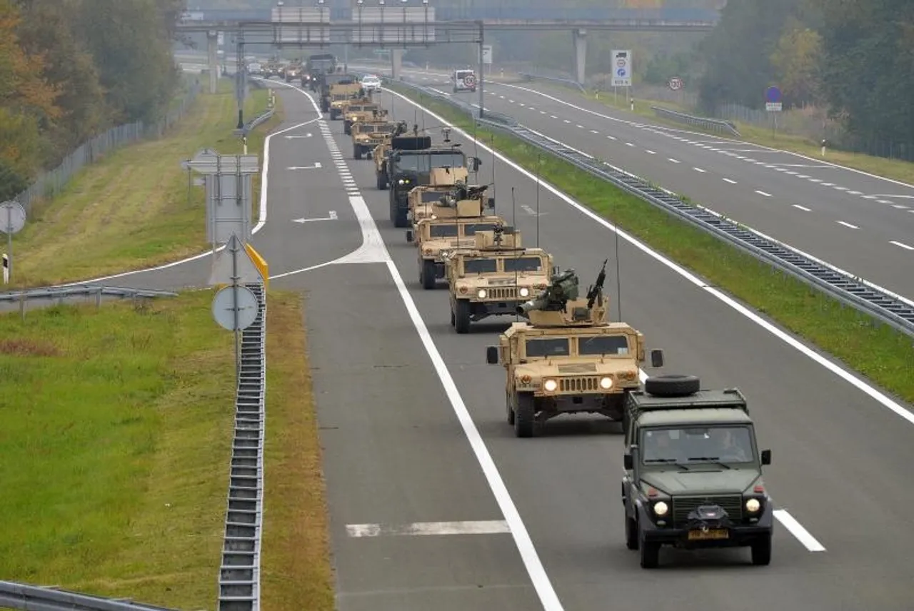 Goričan: Konvoj od 25 oklopnih vozila HMMWV američke vojske na putu iz Litve u Italiju