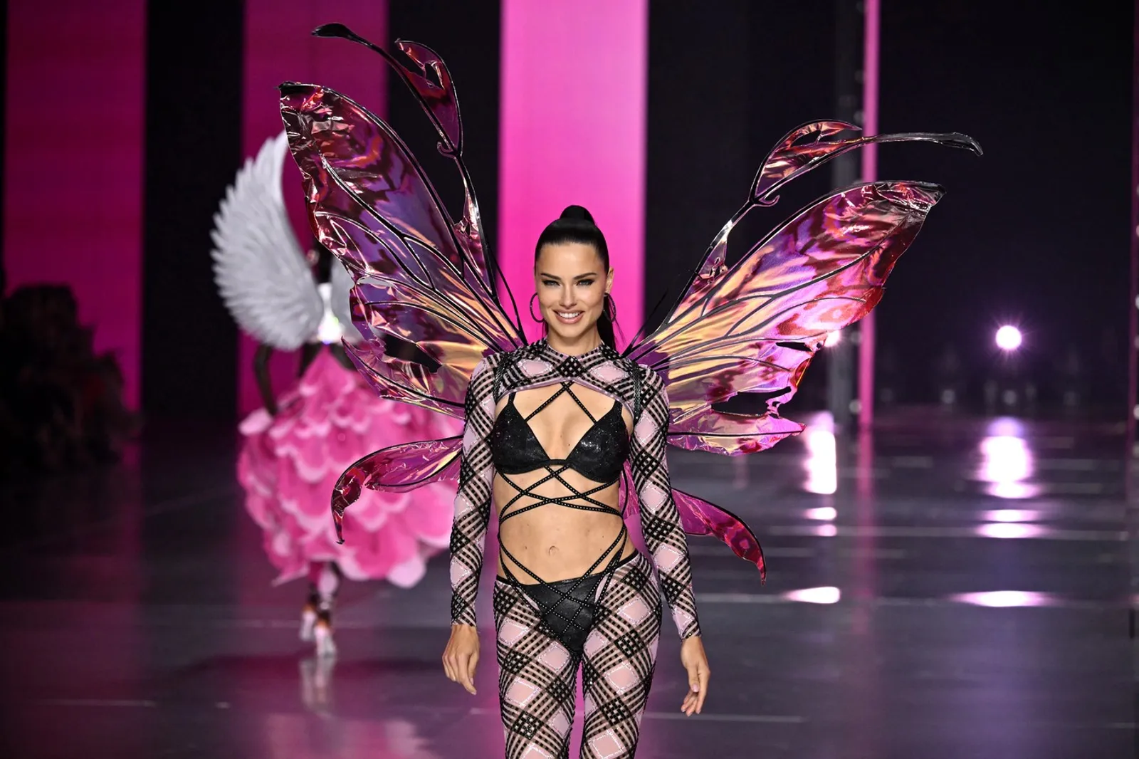 Victoria's Secret 2024. - Adriana Lima