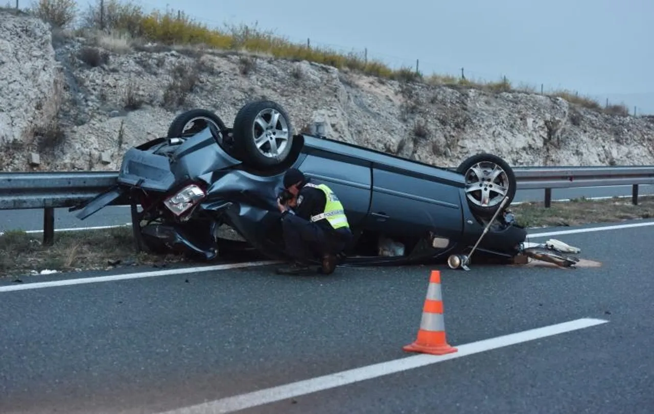 prometna nesreća, prevertanje auta
