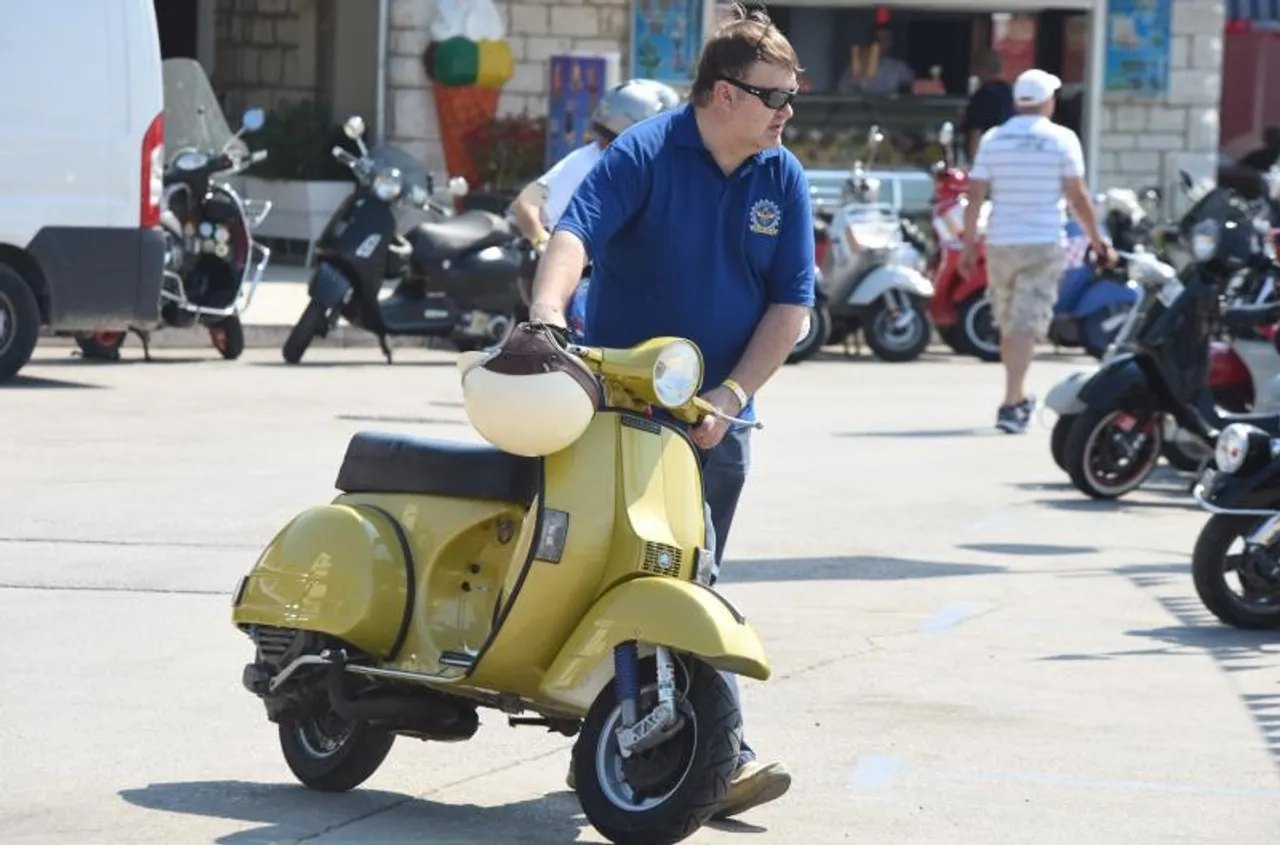 Vespa, Biograd