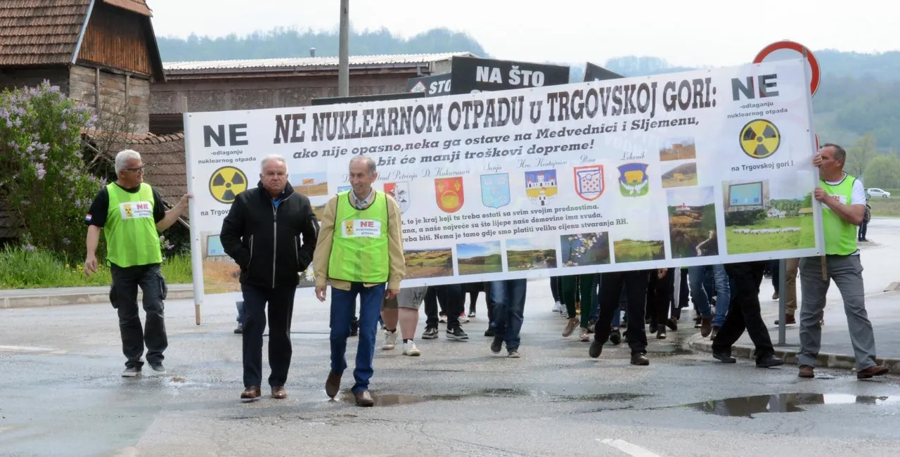 Prosvjedovali uz parole 'Želimo zrak, a ne rak', 'Razvijamo kontinentalni, a ne nuklearni turizam'