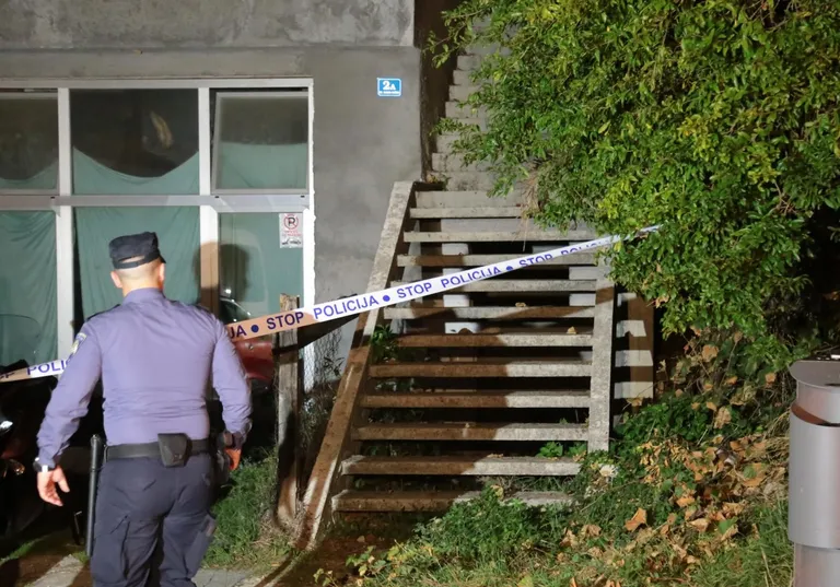 Dubrovnik: Policijski očevid u stanu gdje je pronađeno tijelo ženske osobe