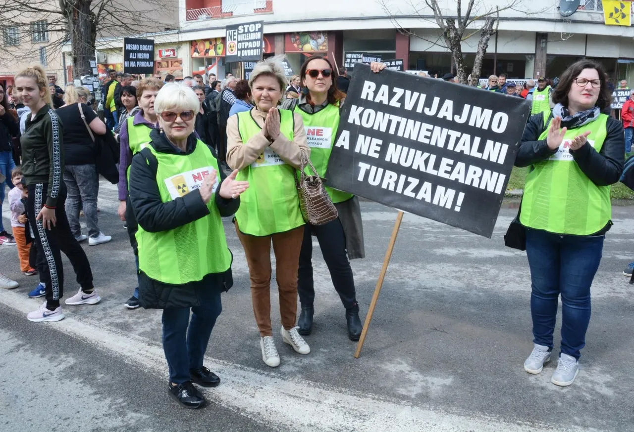 Prosvjedovali uz parole 'Želimo zrak, a ne rak', 'Razvijamo kontinentalni, a ne nuklearni turizam'