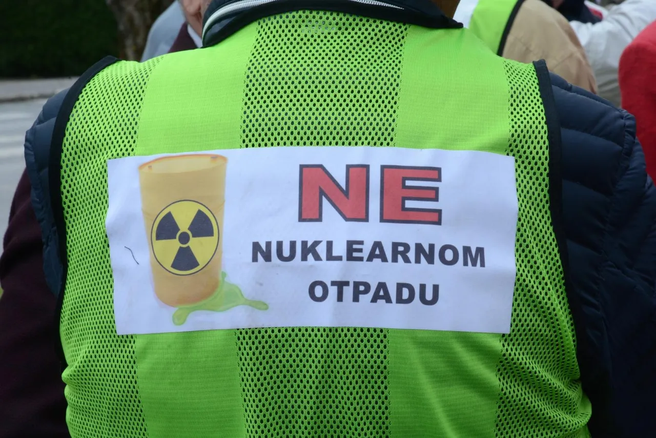 Prosvjedovali uz parole 'Želimo zrak, a ne rak', 'Razvijamo kontinentalni, a ne nuklearni turizam'