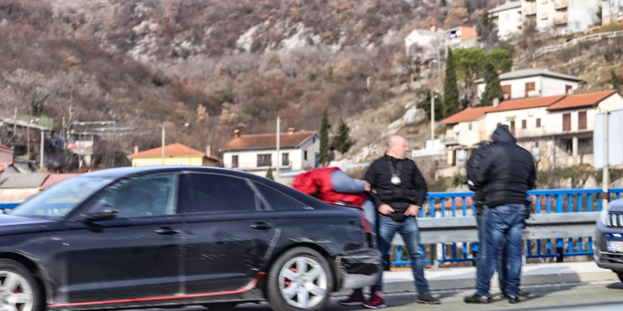 Filmska potjera na Svilnom: U jurnjavi stradalo i nekoliko 'usputnih' vozila!
