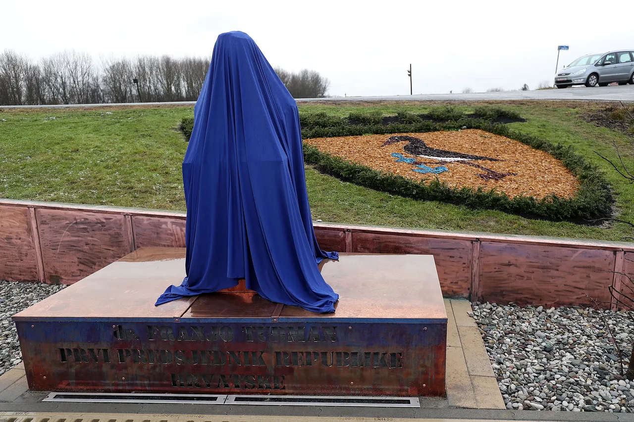 FOTO U Rugvici otkriven spomenik Tuđmanu: Sliči li ova bista na prvog predsjednika?