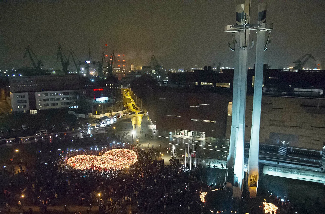 Na sprovodu ubijenog poljskog gradonačelnika 45 tisuća ljudi