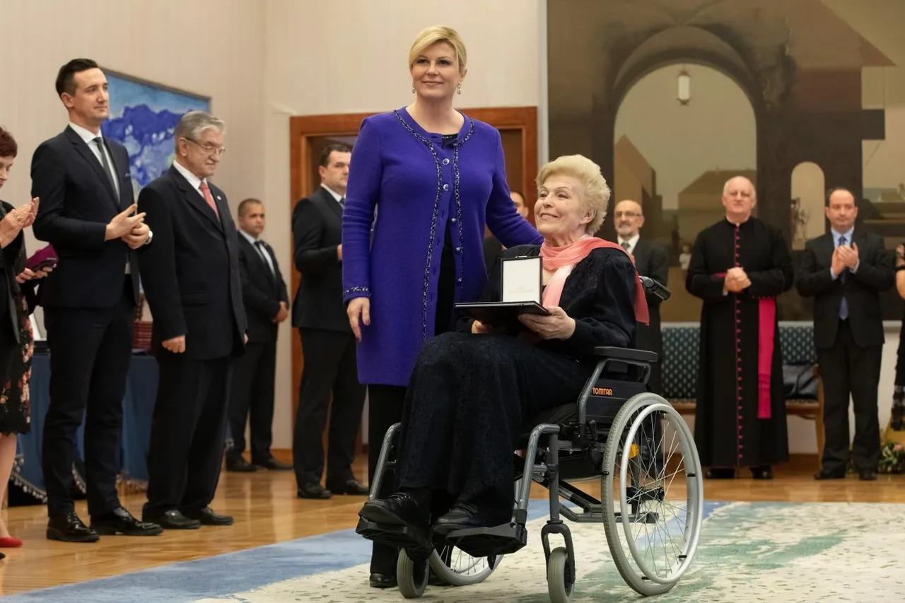 Predsjednica Republike uručila odlikovanja i priznanja: Pogledajte tko su dobitnici