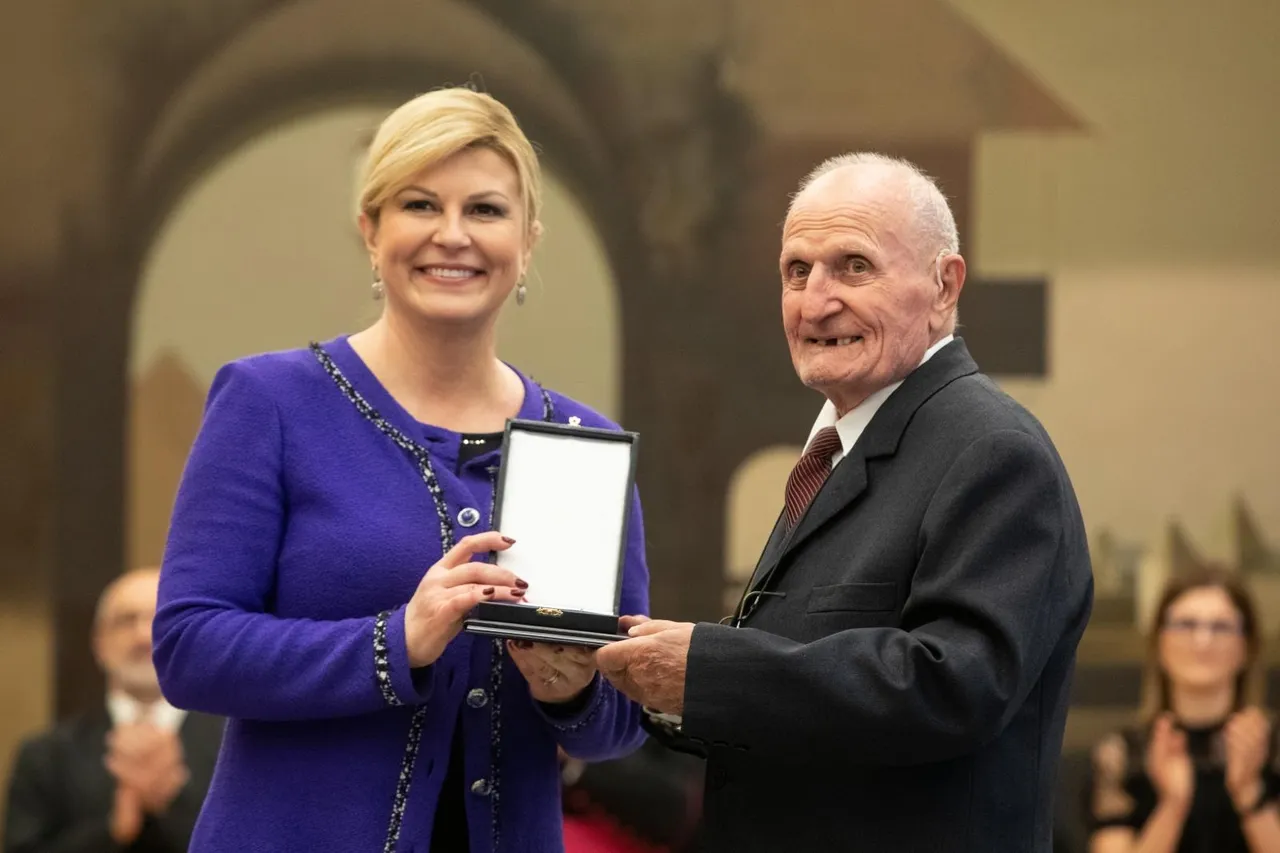 Predsjednica Republike uručila odlikovanja i priznanja: Pogledajte tko su dobitnici