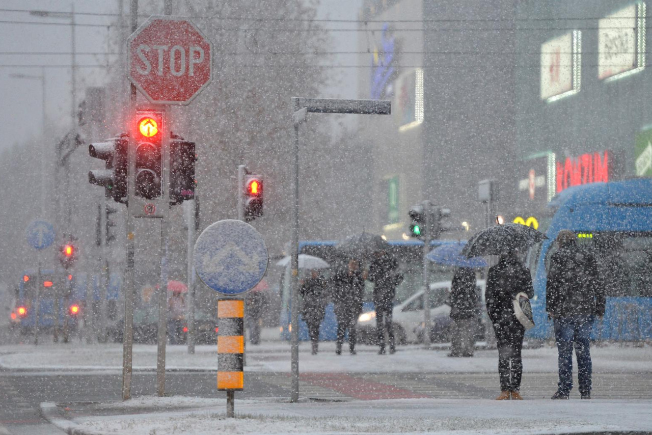 Nije šala, DHMZ za danas najavljuje 'pljusak snijega': Znate li o uopće o kakvoj je vremenskoj pojavi riječ?
