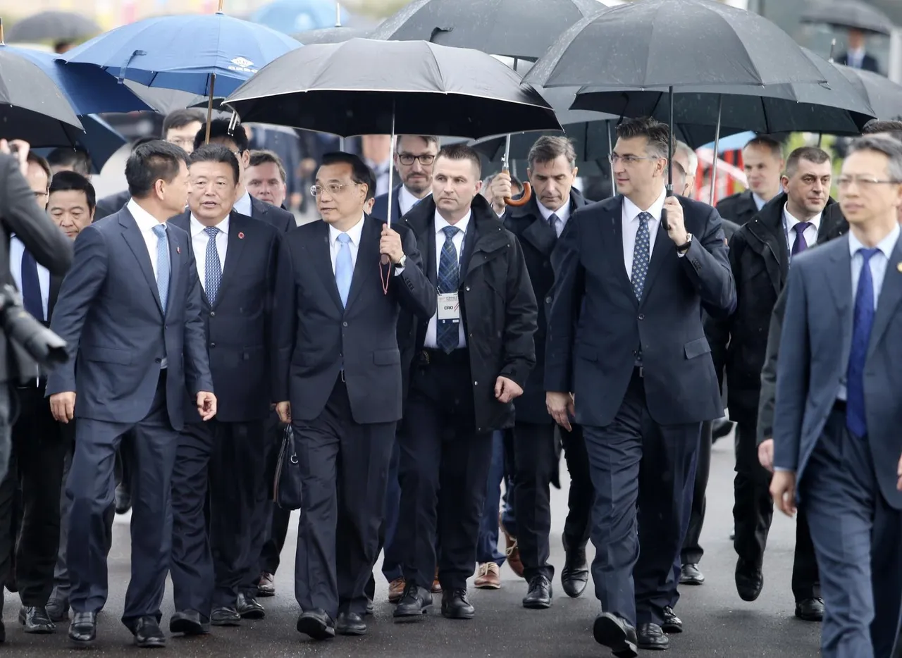 Plenković i kineski premijer na gradilištu Pelješkog mosta: Pritisnuli 'lažni gumb' pa otišli na domjenak