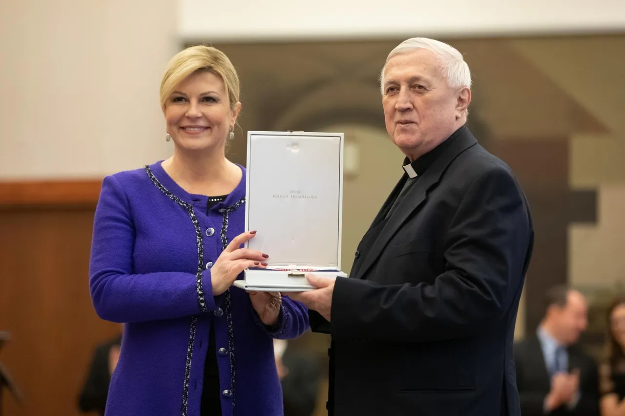Predsjednica Republike uručila odlikovanja i priznanja: Pogledajte tko su dobitnici