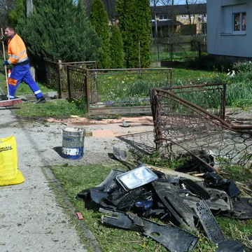 Tužni prizori s mjesta nesreće u kojoj je jutros poginuo muškarac u Sisku: Raščišćava se krš i lom