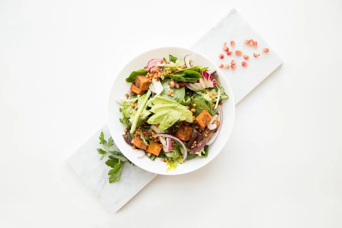 7 jednostavnih recepata za osvježavajuće ljetne salate