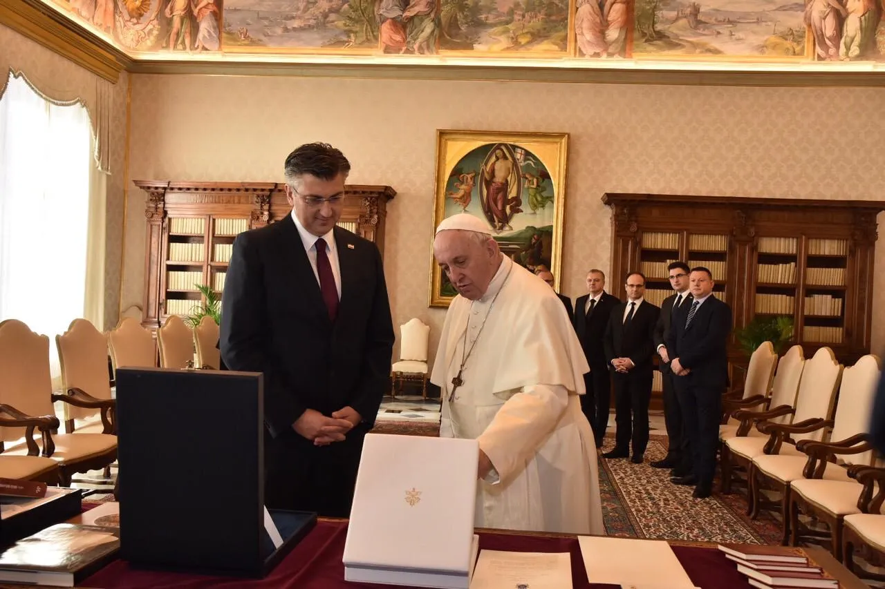 Premijer Andrej Plenković i papa Franjo