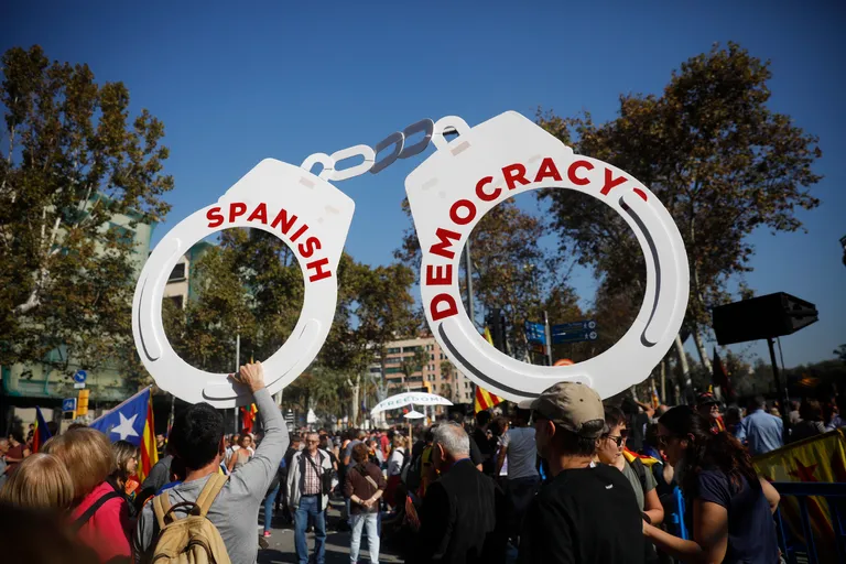 Pogledajte što se događa na ulicama nakon što je Katalonija proglasila neovisnost