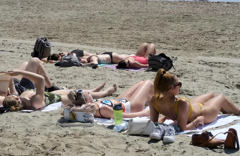 Split: Sunčano subotnje prijepodne građani iskorstili za uživanje na Bačvicama