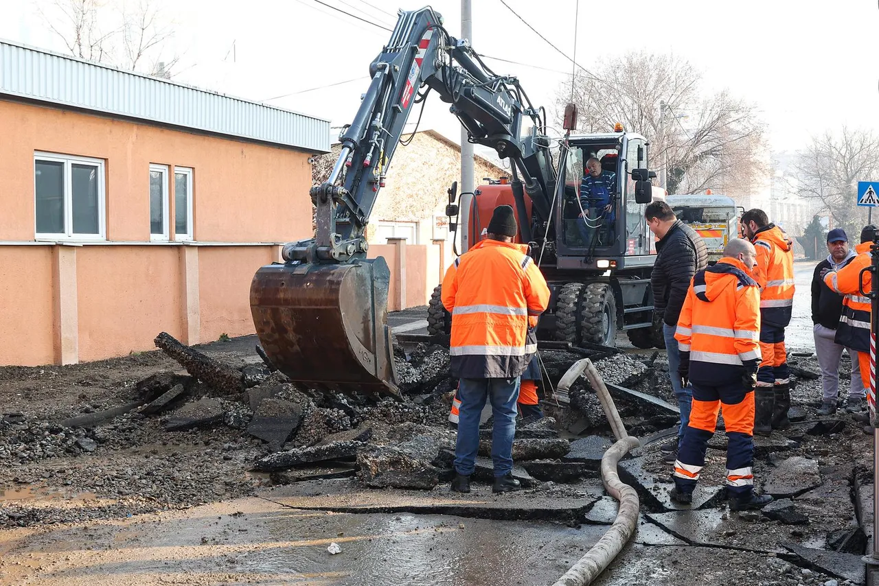 Zagreb: Radovi u Žajinoj gdje je puknula vodovodna cijev i poplavila ulicu 