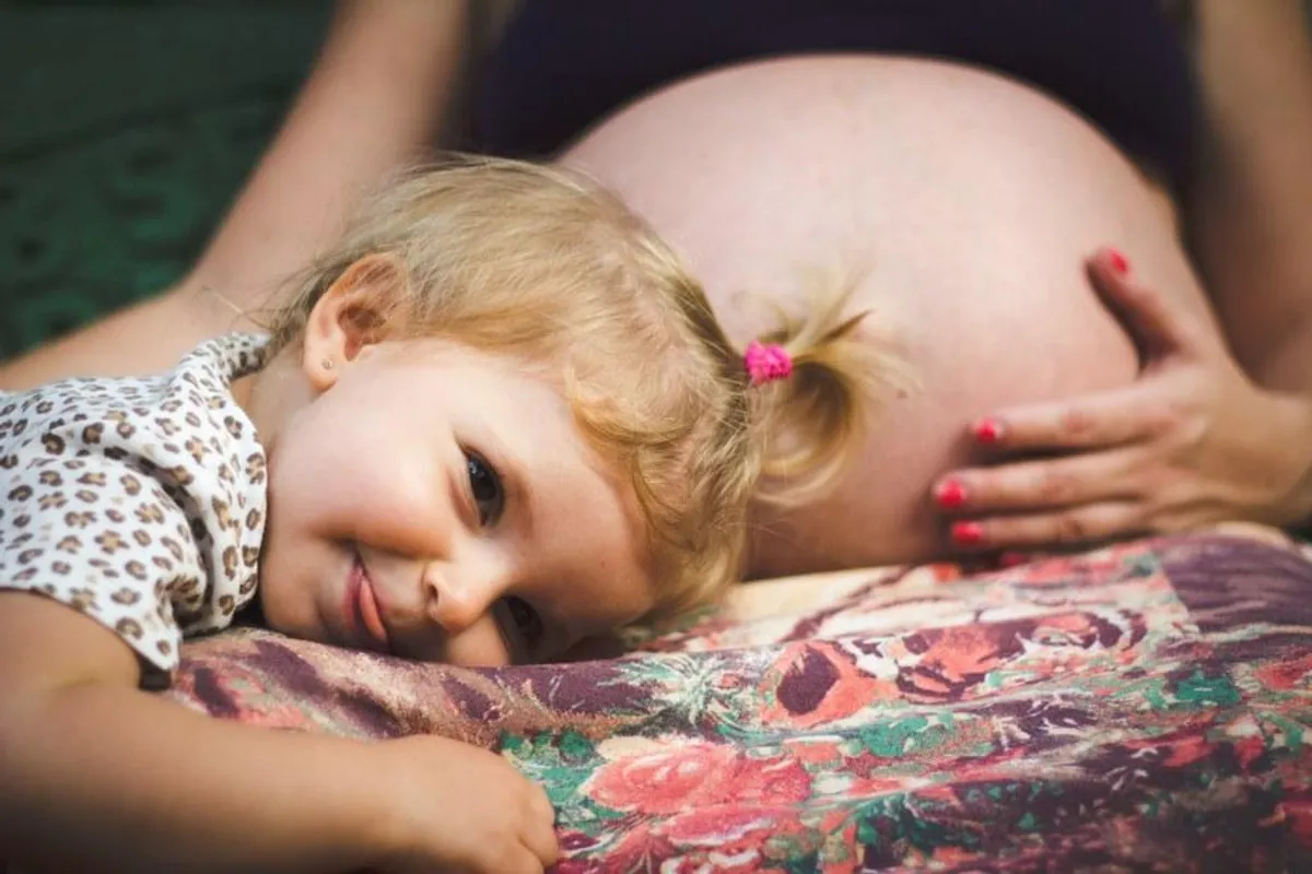 Pronašle smo najsmješnije mitove o trudnoći