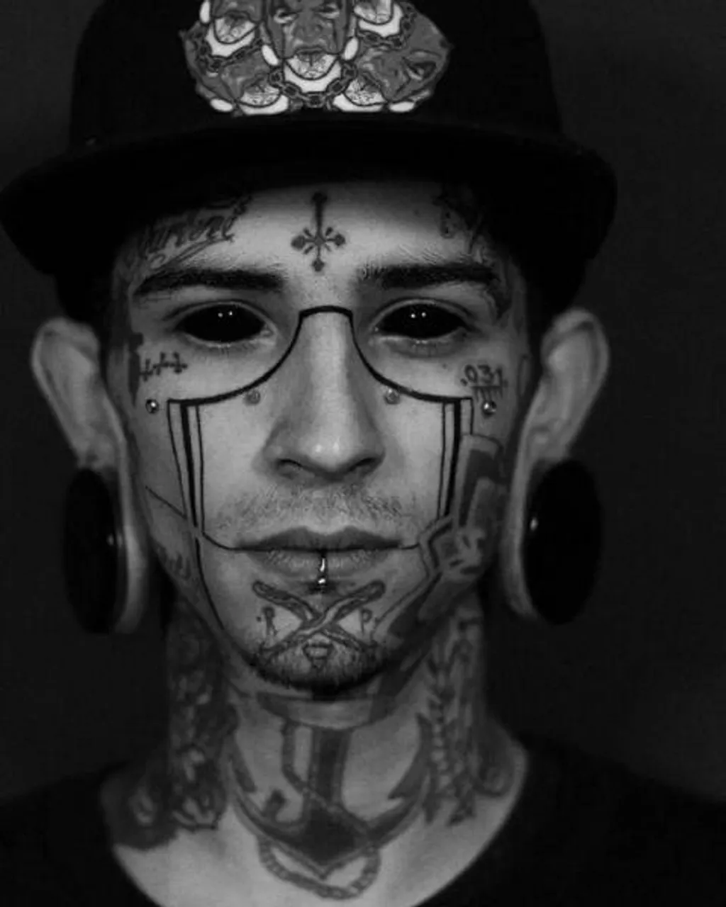 freaks_cant_stop_mutilating_themselves_640_35