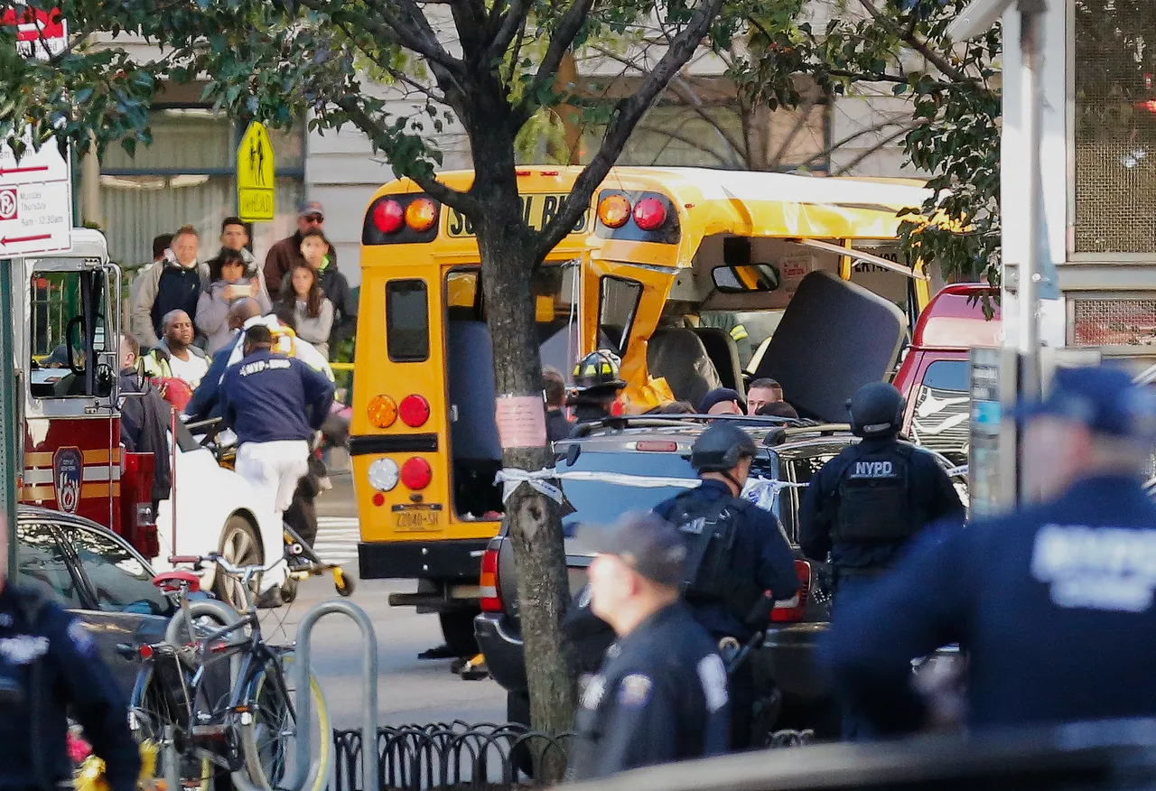 Muškarac se usred New Yorka zaletio u bicikliste te počeo pucati po ljudima: ima žrtava
