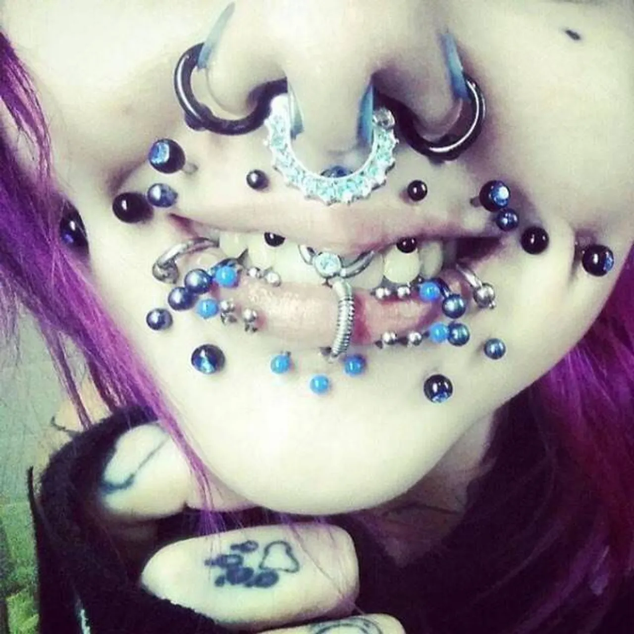 freaks_cant_stop_mutilating_themselves_640_33