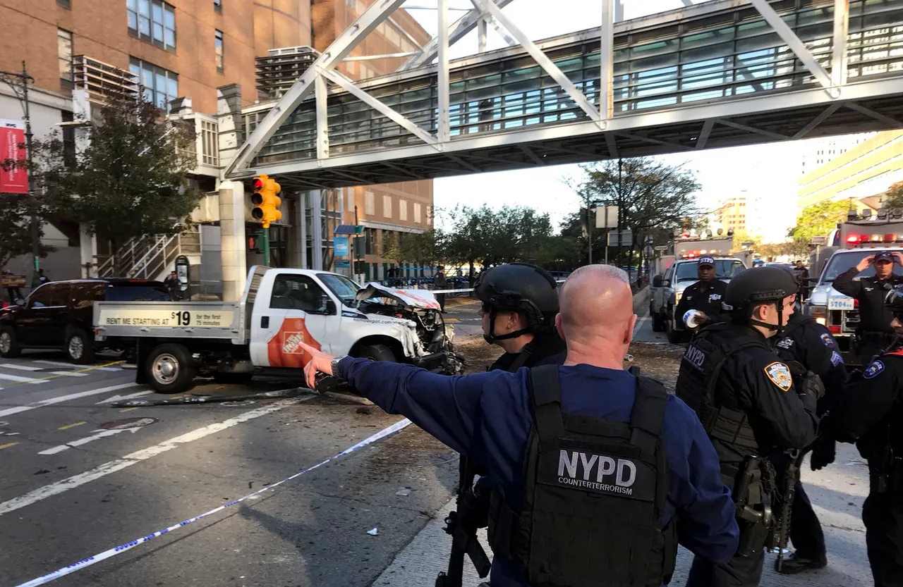 Muškarac se usred New Yorka zaletio u bicikliste te počeo pucati po ljudima: ima žrtava