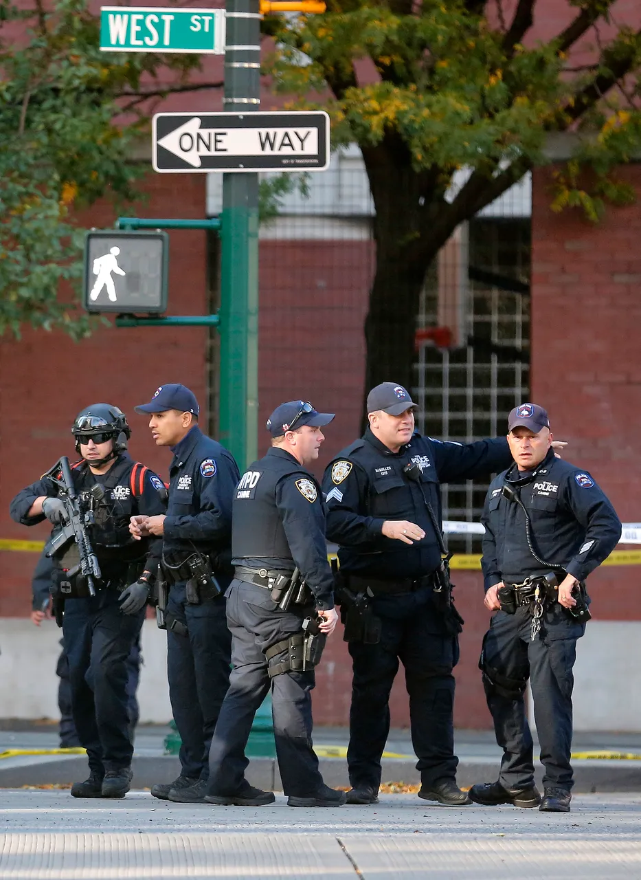 Muškarac se usred New Yorka zaletio u bicikliste te počeo pucati po ljudima: ima žrtava
