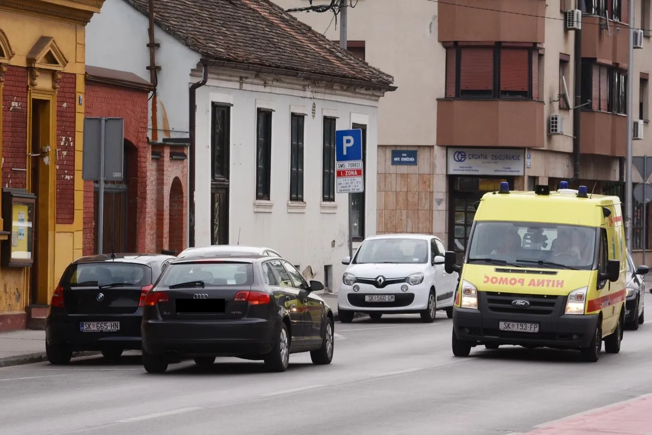 Morala ga i Hitna zaobilaziti: uključio sva četiri žmigavca, ostavio audi nasred ceste pa otišao u obližnju trgovinu