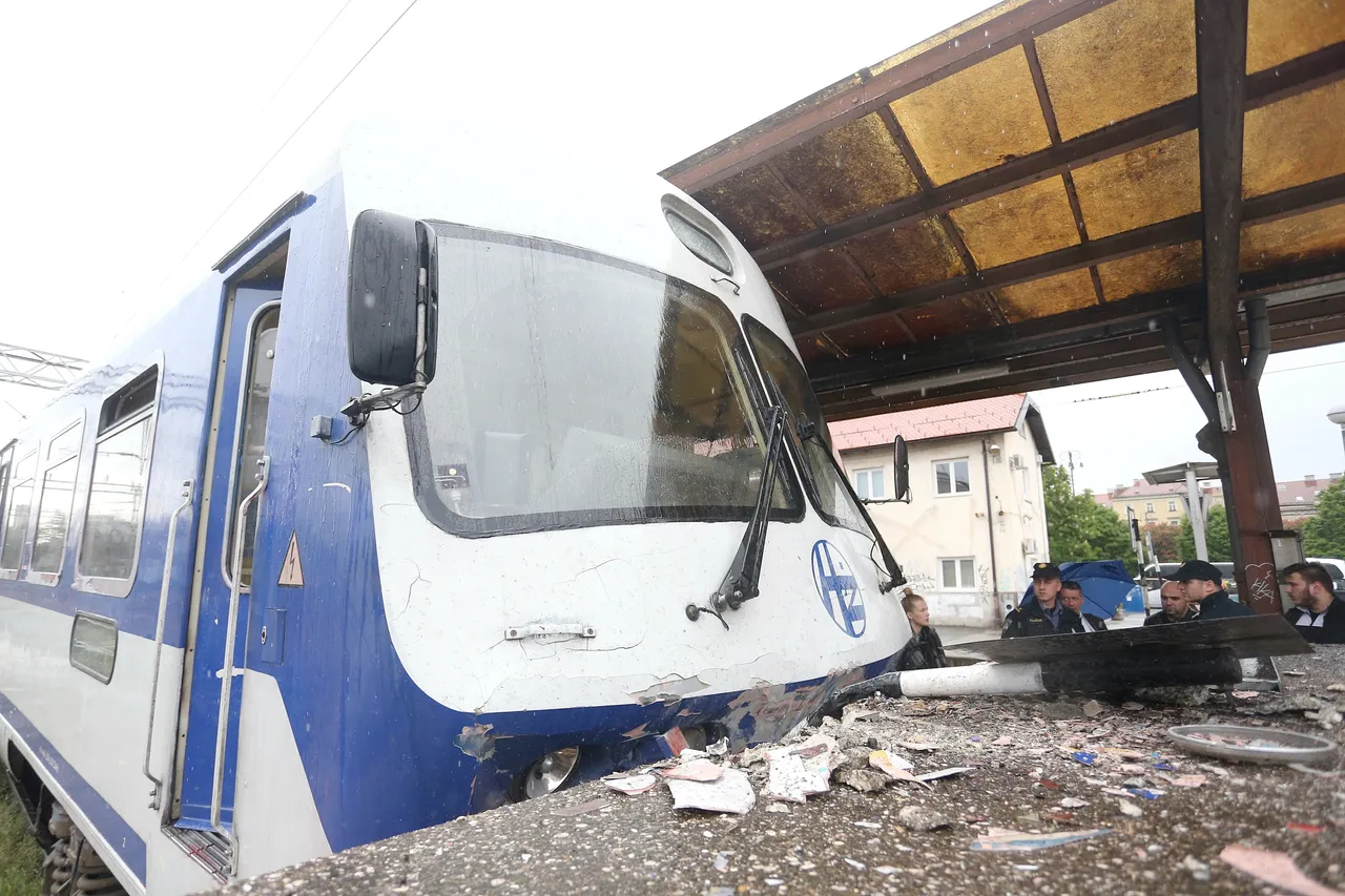 Sudar vlaka u beton